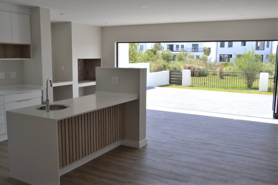 4 Bedroom Property for Sale in Croydon Gardens Estate Western Cape